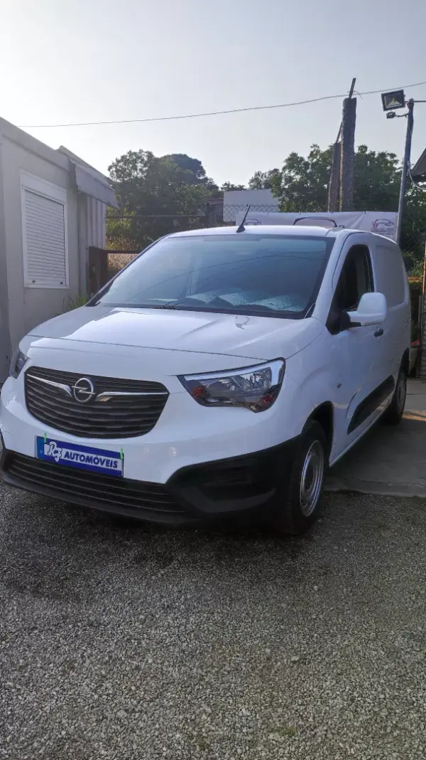 Opel Combo 2020 - 12978 EUR, 149789 km - AUTO.MOTO.pt - 149789km - foto 3 de 17