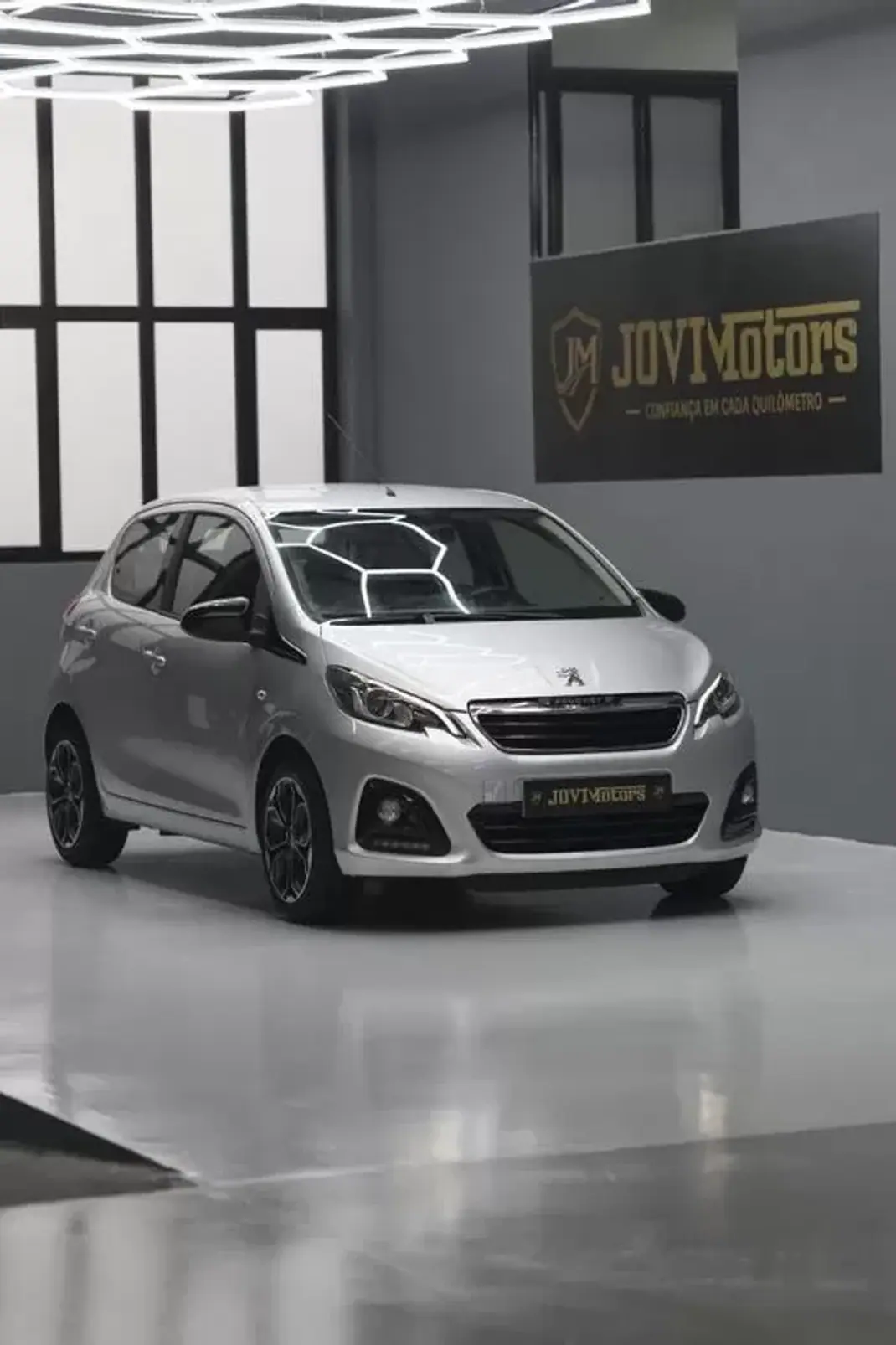 Peugeot 108 2017 - 9500 EUR, 49390 km - AUTO.MOTO.pt - 49390km - foto 5 de 45