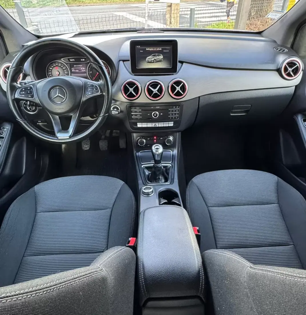 Mercedes-Benz B 180 2015 - 13500 EUR, 189400 km - AUTO.MOTO.pt - 189400km - foto 11 de 16