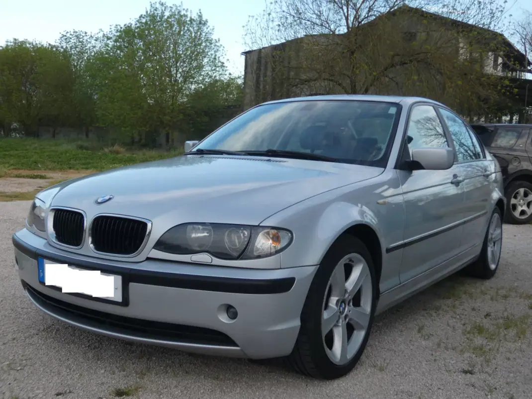BMW 320 2004 - 7250 EUR, 270000 km - AUTO.MOTO.pt - 270000km - foto 3 de 28