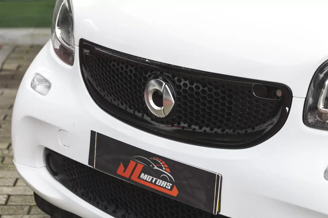 Smart Fortwo Cabrio 2015 - 11900 EUR, 179000 km - AUTO.MOTO.pt - 179000km - foto 5 de 20