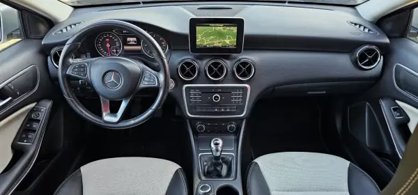 Mercedes-Benz A 180 2018 - 18500 EUR, 130000 km - AUTO.MOTO.pt - 130000km - foto 6 de 25