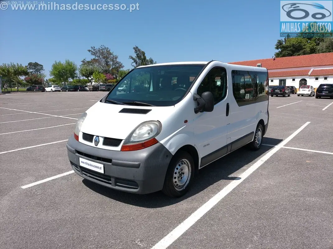 Renault 2002 - 6500 EUR, 457000 km - AUTO.MOTO.pt - 457000km - foto 1 de 19