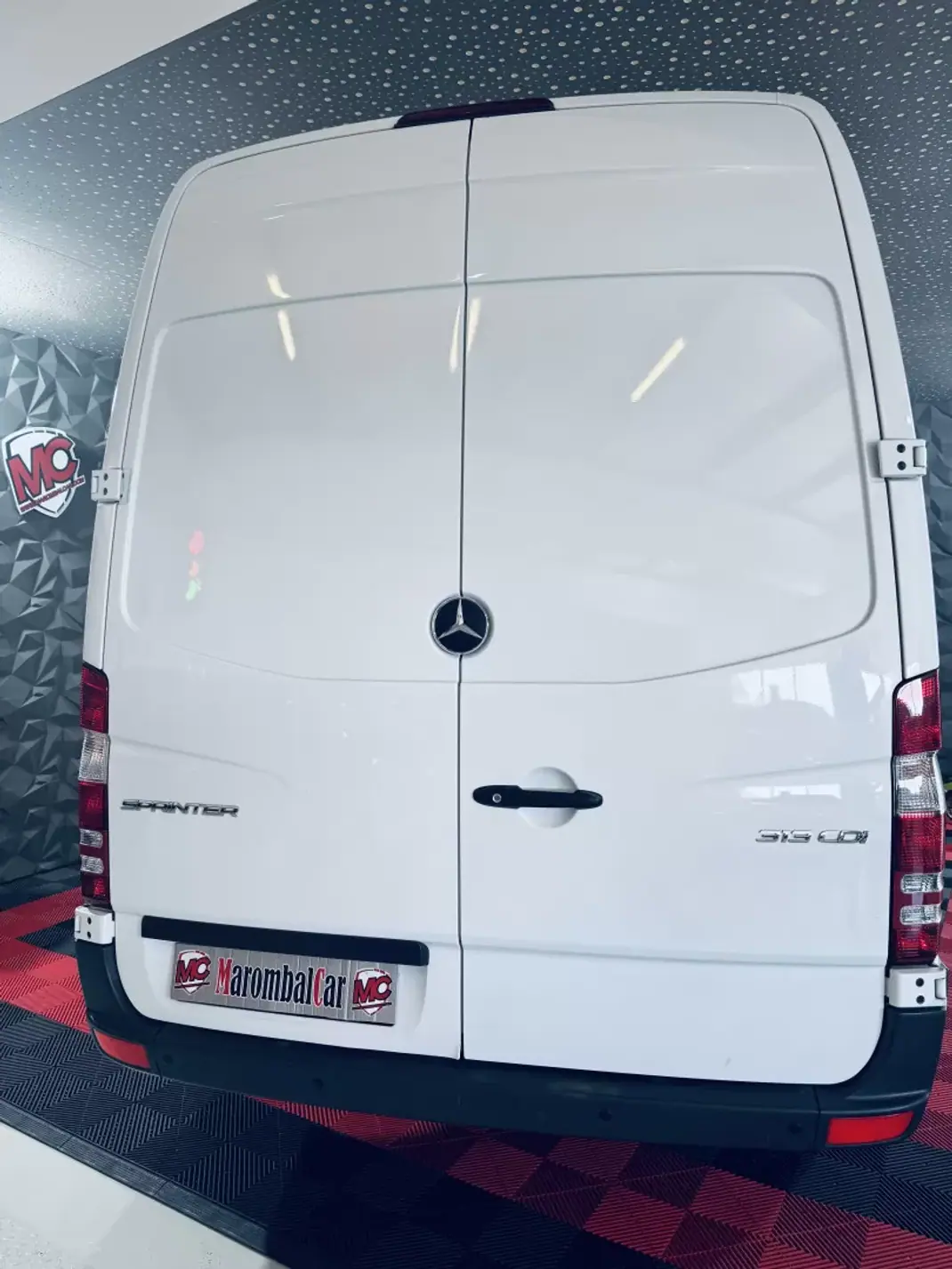 Mercedes-Benz Sprinter 2015 - 15990 EUR, 231751 km - 231751km - foto 6 de 32