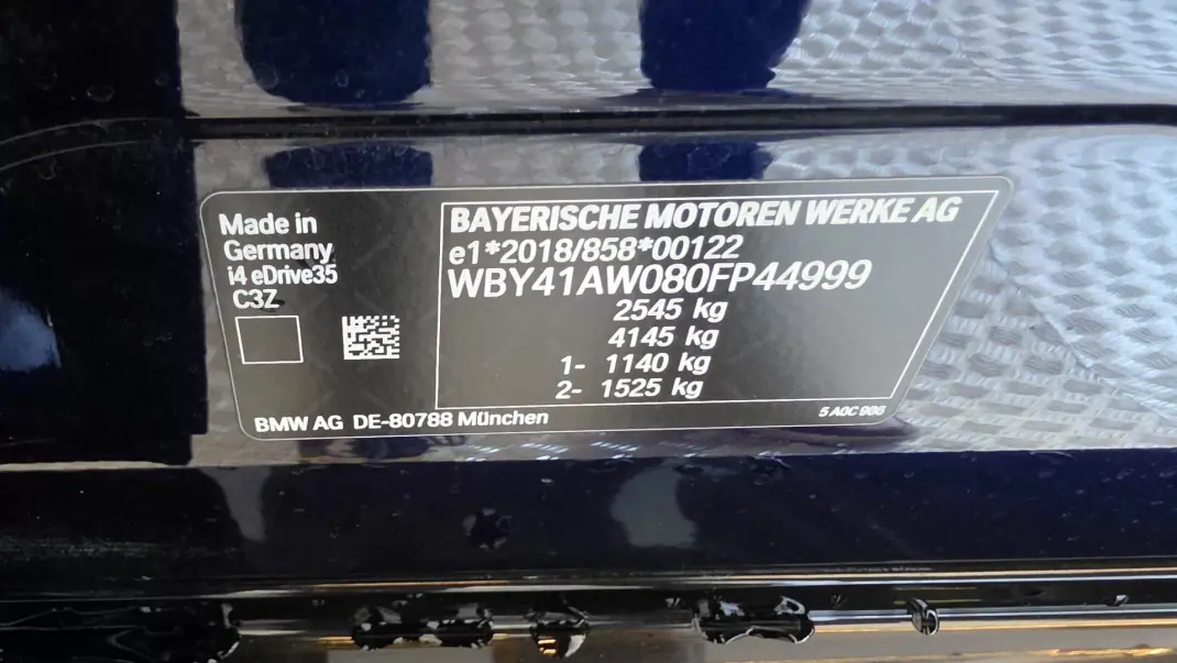 BMW i4 2023 - 38900 EUR, 51175 km - AUTO.MOTO.pt - 51175km - foto 56 de 62