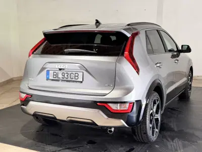 Kia Niro 2024 - 29500 EUR, 27615 km - AUTO.MOTO.pt - 27615km - foto 6 de 26