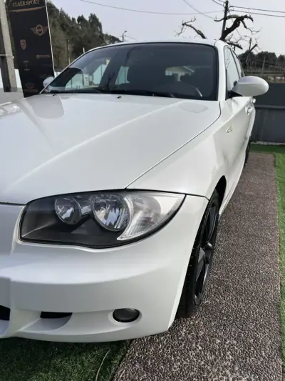 BMW 118 2009 - 10900 EUR, 240000 km - AUTO.MOTO.pt - 240000km - foto 4 de 14