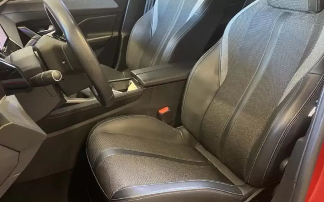 Peugeot 308 2023 - 18990 EUR, 89140 km - AUTO.MOTO.pt - 89140km - foto 7 de 14