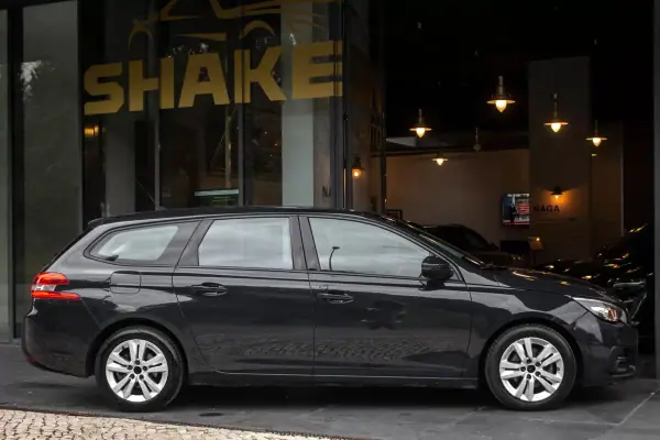 Peugeot 308 SW 2019 - 9750 EUR, 294100 km - AUTO.MOTO.pt - 294100km - foto 5 de 36