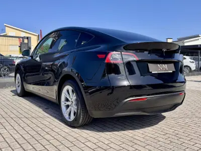 Tesla Model Y 2023 - 32990 EUR, 130000 km - 130000km - foto 6 de 18