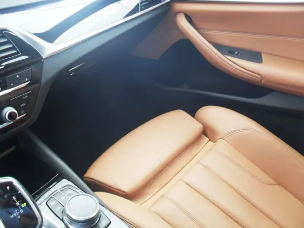 BMW 520 2017 - 26950 EUR, 80835 km - AUTO.MOTO.pt - 80835km - foto 30 de 38