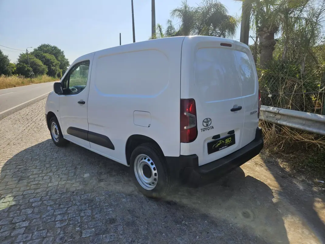 Toyota Proace 2022 - 13950 EUR, 110000 km - 110000km - foto 4 de 9