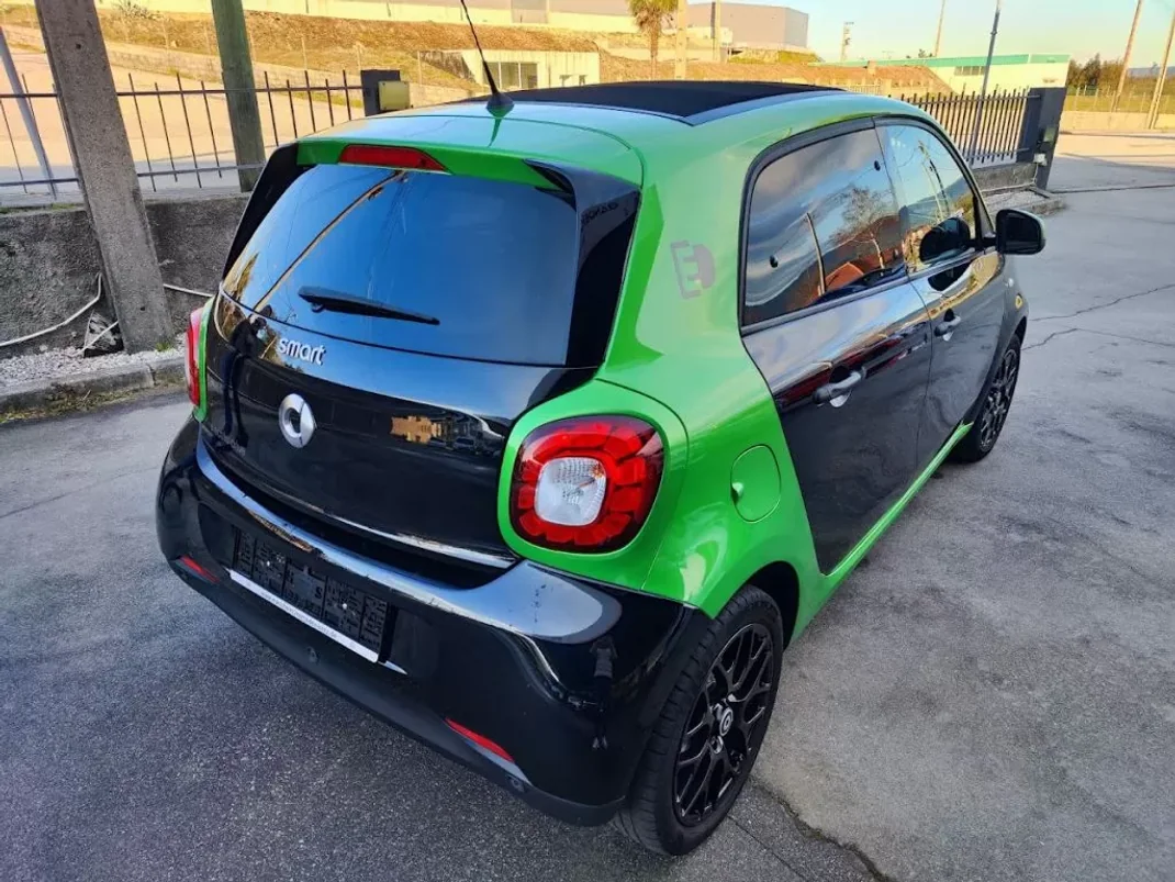 Smart ForFour 2017 - 13500 EUR, 44000 km - AUTO.MOTO.pt - 44000km - foto 7 de 46