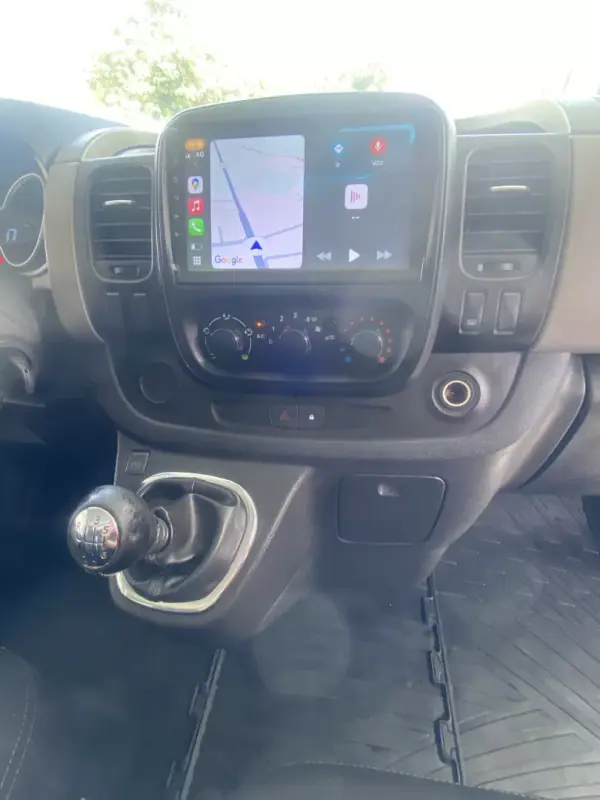 Renault TRAFIC 1.6 DCI GRAND COMFORT 2023 - 18990 EUR, 126881 km - AUTO.MOTO.pt - 126881km - foto 12 de 14
