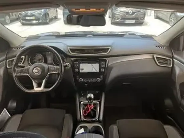 Nissan Qashqai 2018 - 15490 EUR, 119000 km - AUTO.MOTO.pt - 119000km - foto 6 de 11