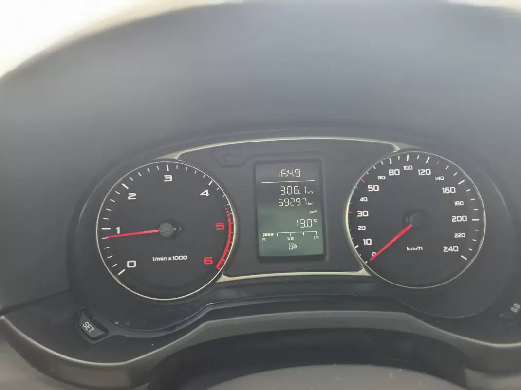 Audi A1 Sportback 2017 - 14950 EUR, 69000 km - AUTO.MOTO.pt - 69000km - foto 10 de 10