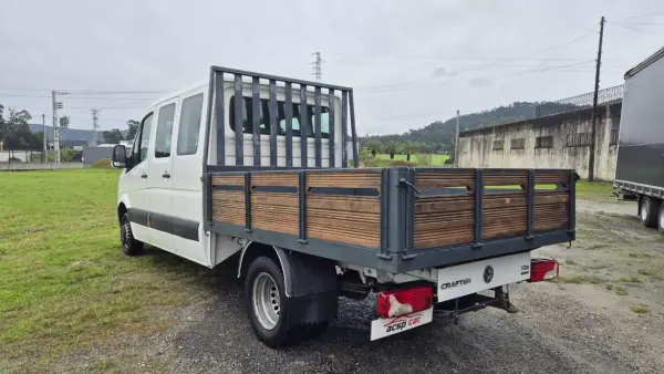 VW Crafter 35 2.0 TDi 136 CT Longa BlueMotion 2015 - 19900 EUR, 193603 km - AUTO.MOTO.pt - 193603km - foto 3 de 18