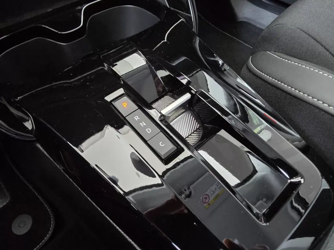 Citroën e-C3 2025 - 20499 EUR, 7487 km - AUTO.MOTO.pt - 7487km - foto 20 de 32