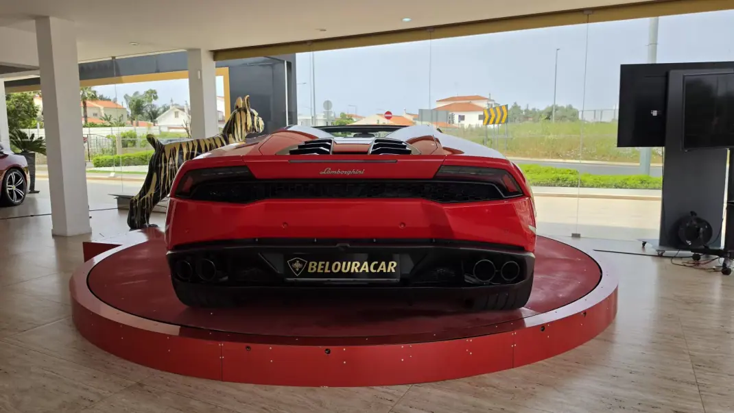 Lamborghini Huracán Spyder 2017 - 270000 EUR, 32790 km - AUTO.MOTO.pt - 32790km - foto 5 de 19
