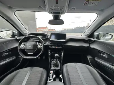 Peugeot 208 2020 - 12900 EUR, 152000 km - AUTO.MOTO.pt - 152000km - foto 19 de 29