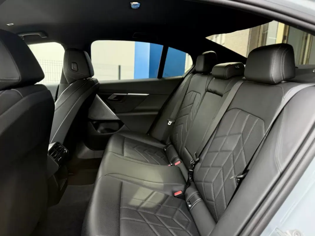 BMW 520 2024 - 52450 EUR, 45000 km - AUTO.MOTO.pt - 45000km - foto 14 de 27