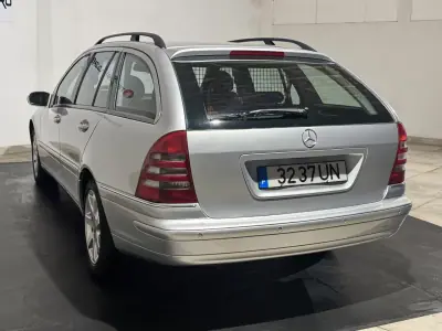 Mercedes-Benz C 180 2003 - 6900 EUR, 210000 km - AUTO.MOTO.pt - 210000km - foto 7 de 18