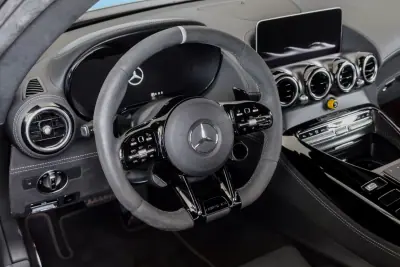 Mercedes-Benz AMG GT 2021 - 280000 EUR, 15250 km - AUTO.MOTO.pt - 15250km - foto 9 de 22