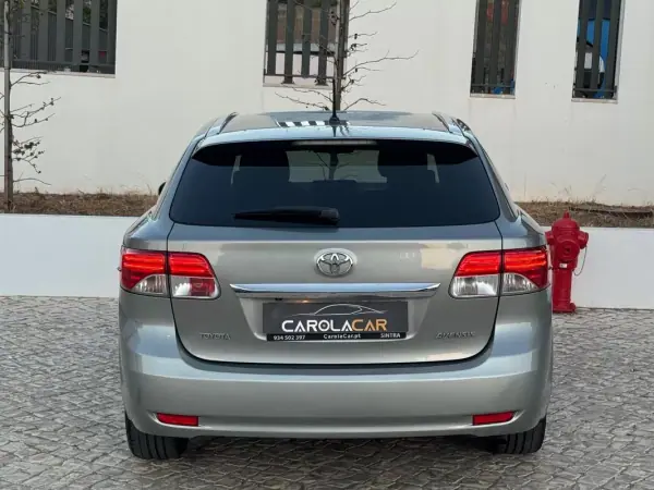 Toyota Avensis SW 2011 - 10750 EUR, 190000 km - AUTO.MOTO.pt - 190000km - foto 6 de 27