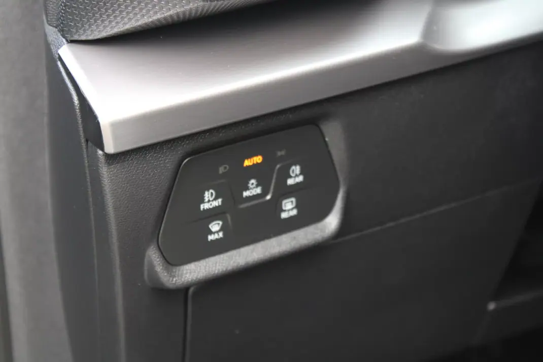 SEAT Leon ST 2022 - 19990 EUR, 183500 km - AUTO.MOTO.pt - 183500km - foto 20 de 29