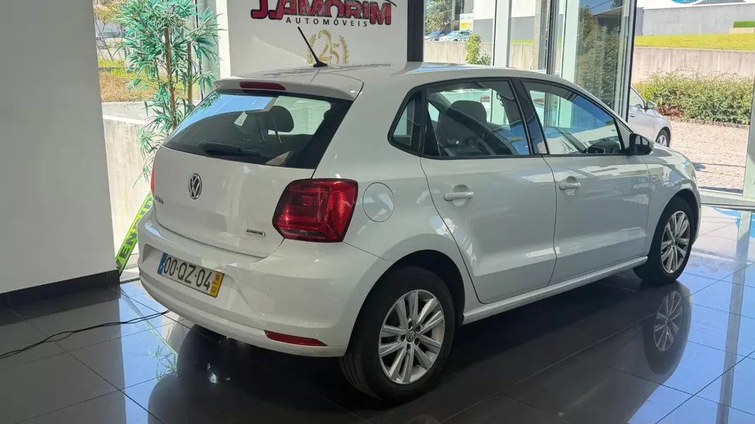 Volkswagen Polo 2016 - 7999 EUR, 148121 km - 148121km - foto 2 de 17
