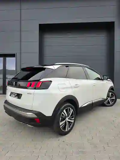 Peugeot 3008 2018 - 22290 EUR, 95000 km - AUTO.MOTO.pt - 95000km - foto 5 de 10