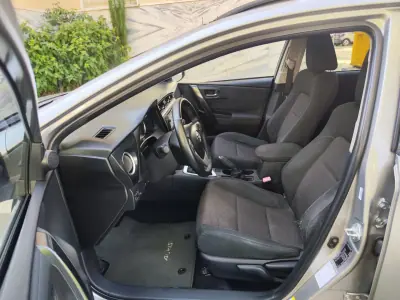 Toyota Auris Touring Sports 2015 - 12980 EUR, 229000 km - AUTO.MOTO.pt - 229000km - foto 14 de 39