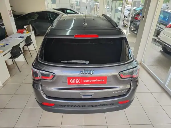 Jeep Compass 2018 - 17250 EUR, 110000 km - AUTO.MOTO.pt - 110000km - foto 10 de 34