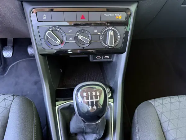 Volkswagen T-Cross 2022 - 19800 EUR, 47200 km - AUTO.MOTO.pt - 47200km - foto 10 de 15