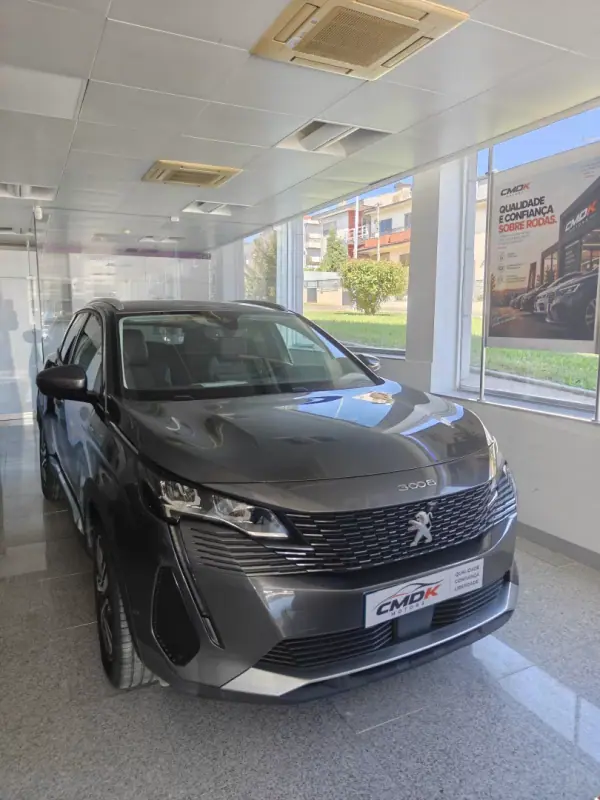 Peugeot 3008 225 e-EAT8 Allure Pack 2020 Híbrido Plug-In — 73 588 km · Porto Peugeot 3008 2020