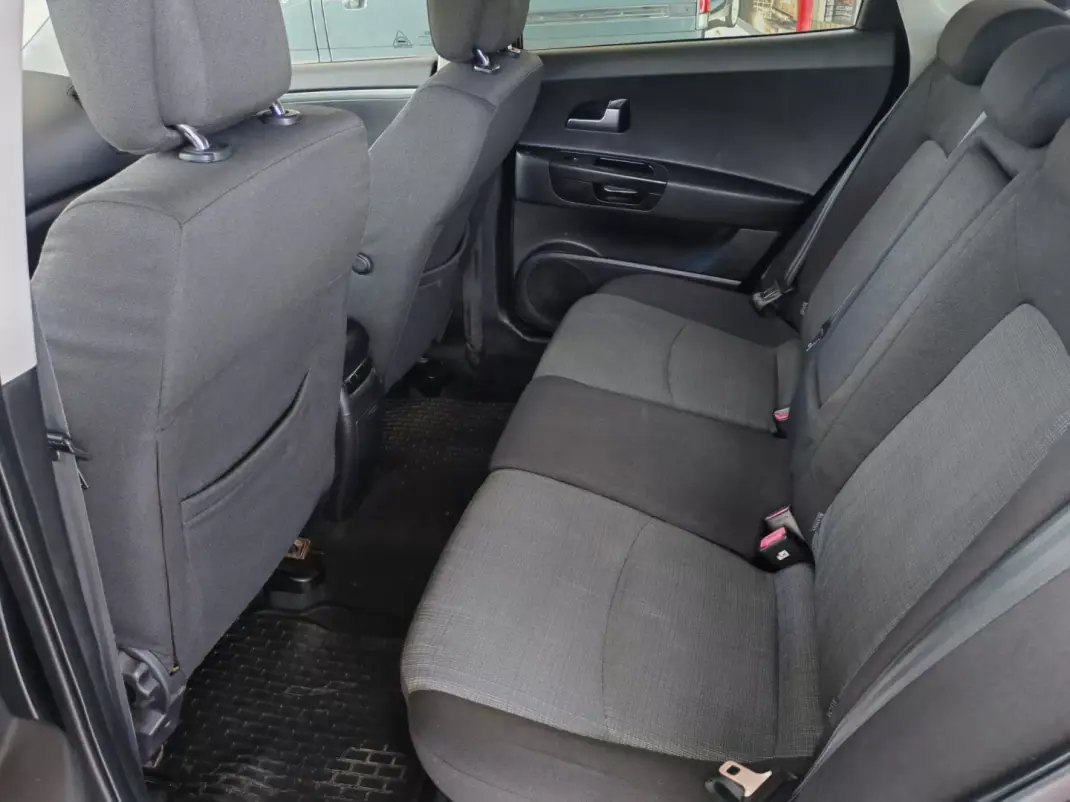 Kia Ceed SW 2010 - 6850 EUR, 185000 km - 185000km - foto 6 de 6