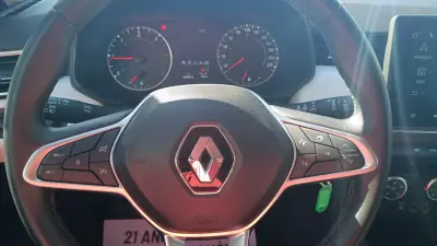 Renault Clio 2022 — foto 5 de 21