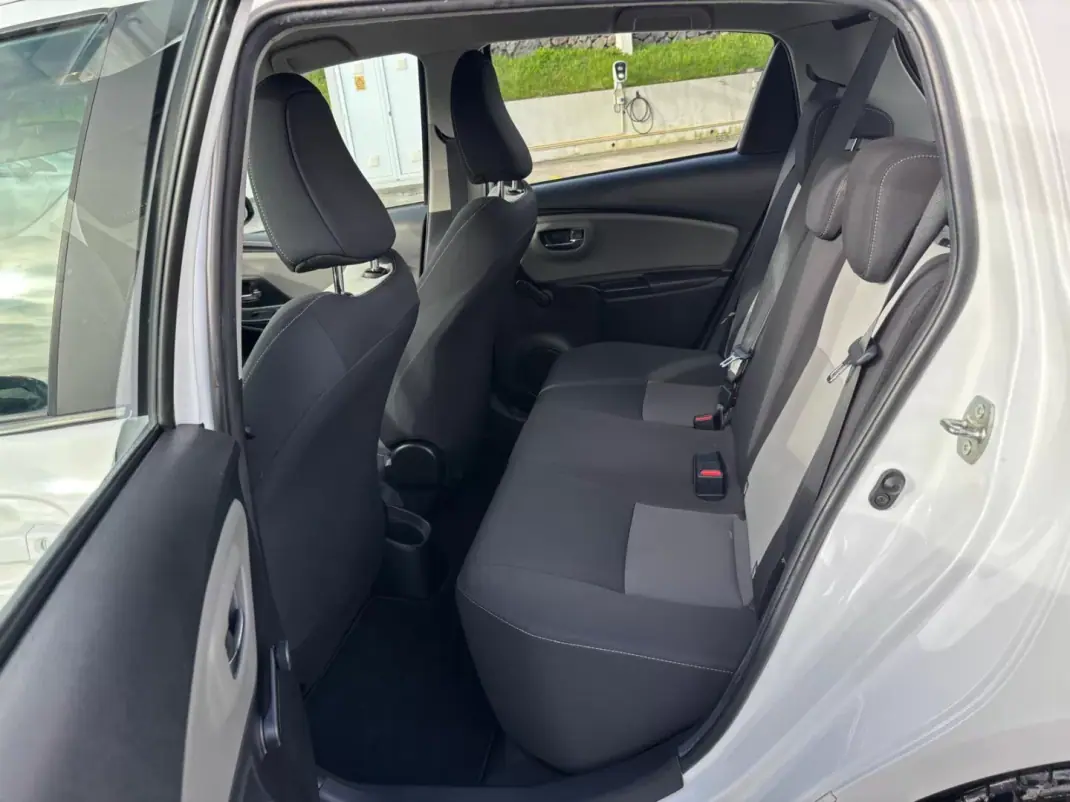 Toyota Yaris 2018 - 18490 EUR, 135785 km - AUTO.MOTO.pt - 135785km - foto 12 de 14