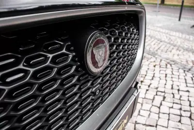 Jaguar I-Pace 2018 - 22990 EUR, 116299 km - AUTO.MOTO.pt - 116299km - foto 9 de 43