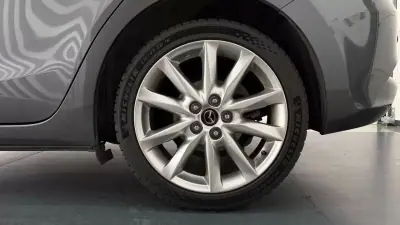 Mazda 3 2017 - 10490 EUR, 162840 km - AUTO.MOTO.pt - 162840km - foto 14 de 28