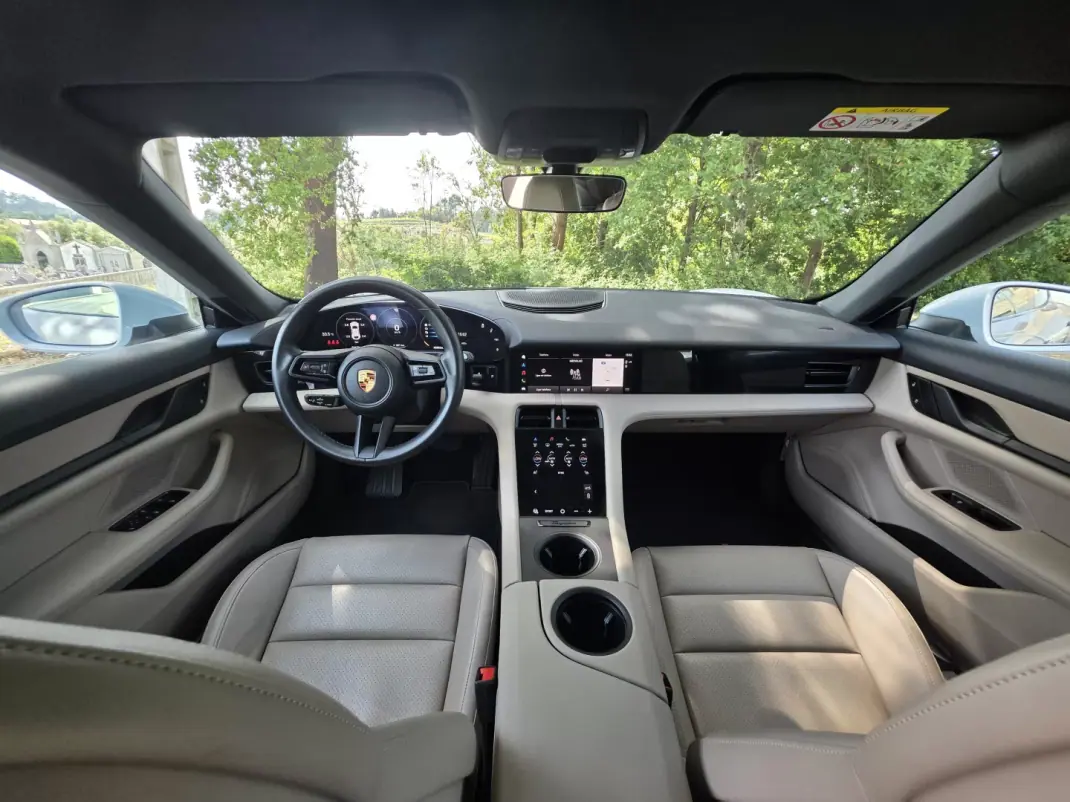 Porsche Taycan Cross Turismo 2021 - 65499 EUR, 59000 km - AUTO.MOTO.pt - 59000km - foto 24 de 40