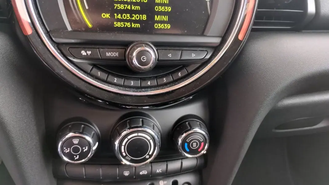 MINI 5 Portas 2016 - 8999 EUR, 224000 km - AUTO.MOTO.pt - 224000km - foto 28 de 32