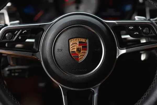 Porsche Macan 2015 - 43900 EUR, 152799 km - AUTO.MOTO.pt - 152799km - foto 13 de 27
