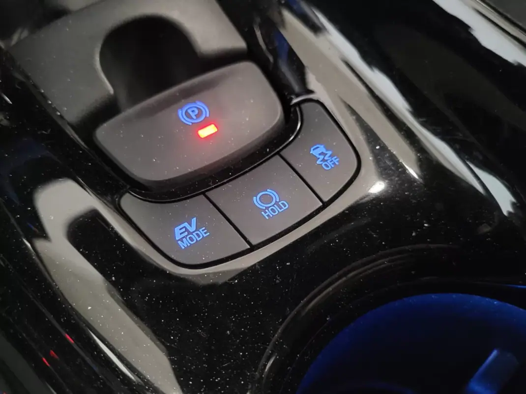 Toyota C-HR 2019 - 22950 EUR, 84605 km - 84605km - foto 25 de 29