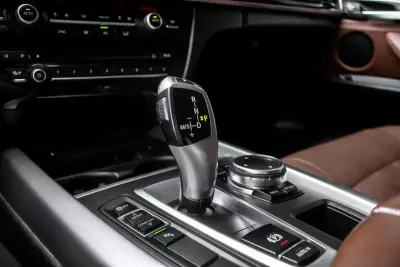 BMW X5 2015 - 27900 EUR, 170106 km - AUTO.MOTO.pt - 170106km - foto 21 de 44