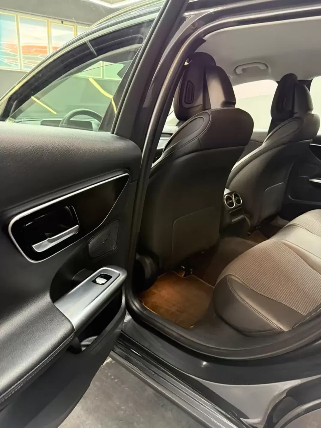 Mercedes-Benz C 300 2023 - 36500 EUR, 88706 km - 88706km - foto 21 de 32