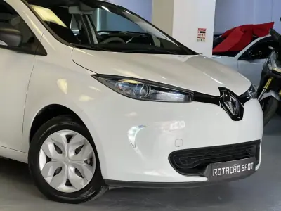 Renault Zoe 2018 - 10990 EUR, 130000 km - AUTO.MOTO.pt - 130000km - foto 23 de 36
