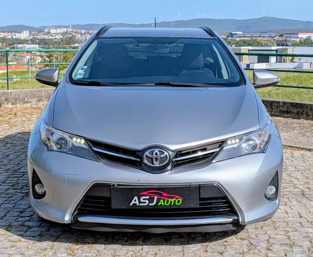Toyota Auris Touring Sports 2014 - 8250 EUR, 285890 km - AUTO.MOTO.pt - 285890km - foto 3 de 21