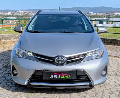 Toyota Auris Touring Sports 2014 - 8250 EUR, 285890 km - AUTO.MOTO.pt - 285890km - foto 3 de 21