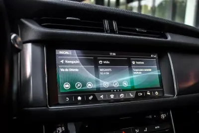 Jaguar XF Sportbrake 2019 - 23990 EUR, 147458 km - AUTO.MOTO.pt - 147458km - foto 38 de 45